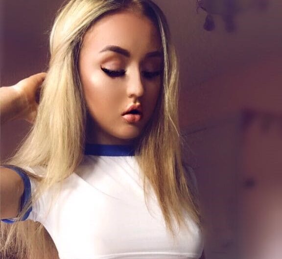 Model of the Day: Belle Olivia