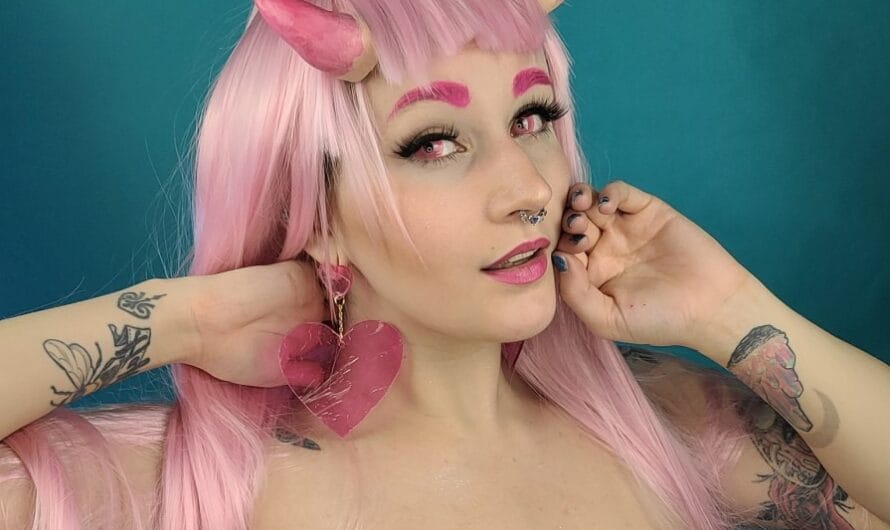 Lewd Cosplay Queen That Lewd Bitch