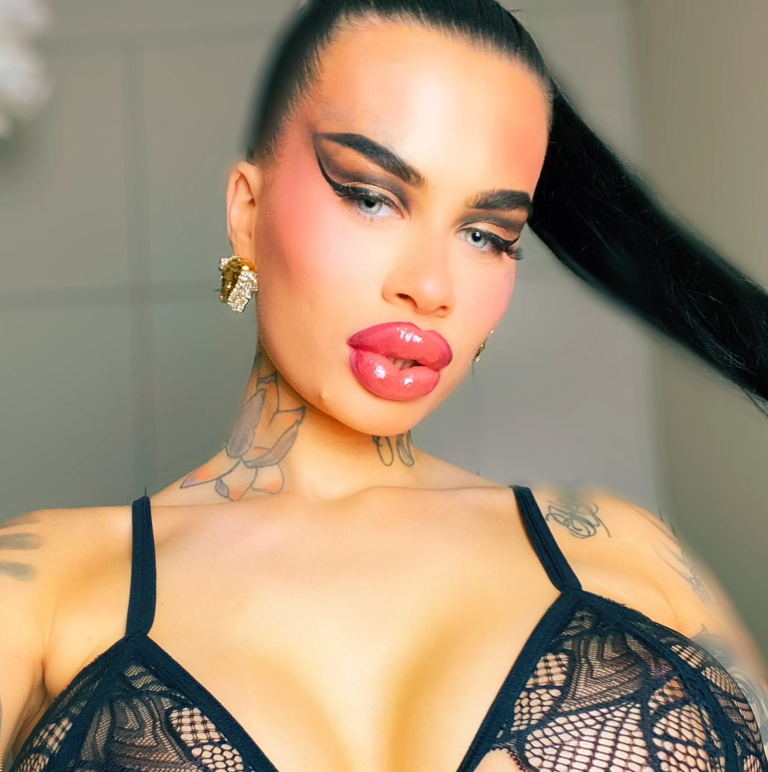 Fetisch Barbie feature