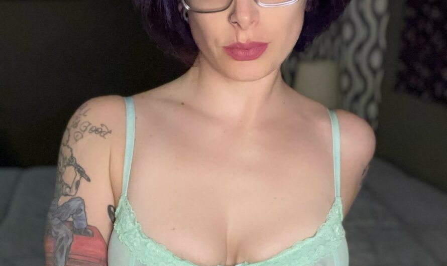 Get on The Hotwife Train With Molly Starr