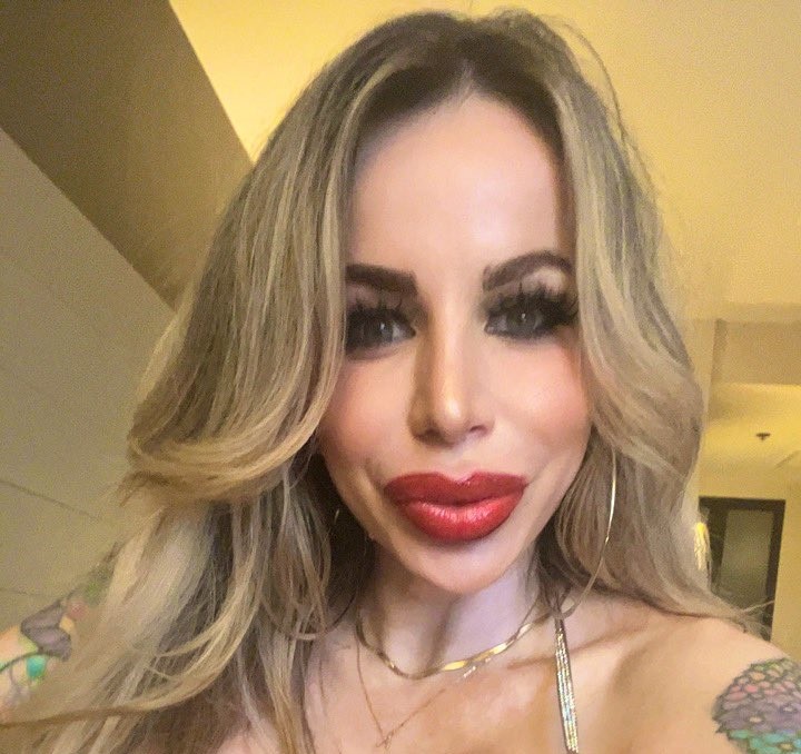 Danielle Derek feature