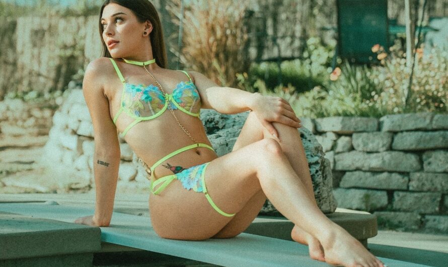 Sexy Twitch Streamer Paris Rain