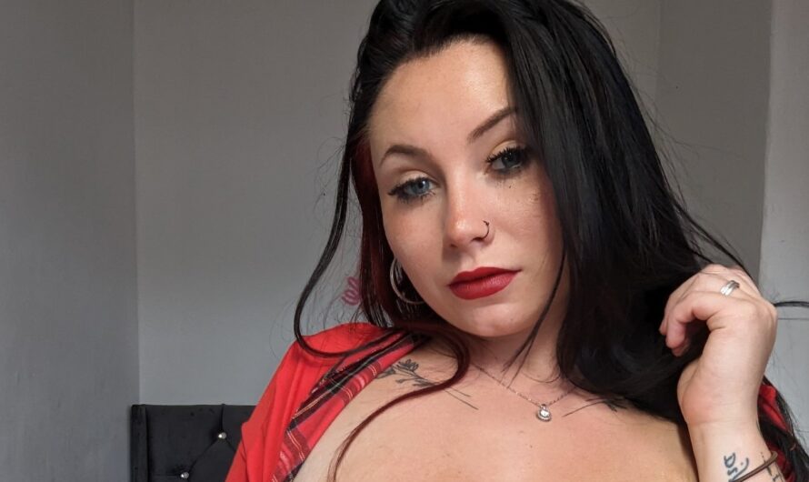 Big Titty MILF Jade Lou