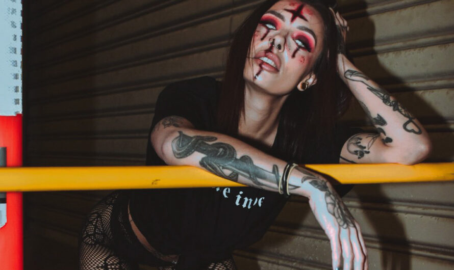 Sierra Gray: The Tattooed Aussie Ratchet Brat Dominating OnlyFans in 2026