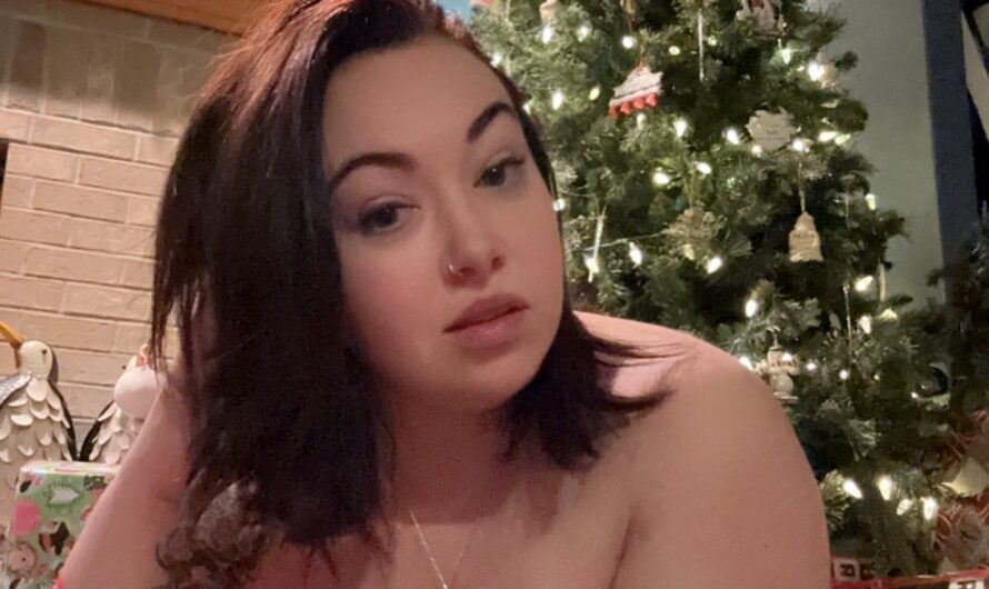 Mercedes Johnson: The Sizzling Fun-Sized Midwest MILF Heating Up OnlyFans and Social Media in 2026