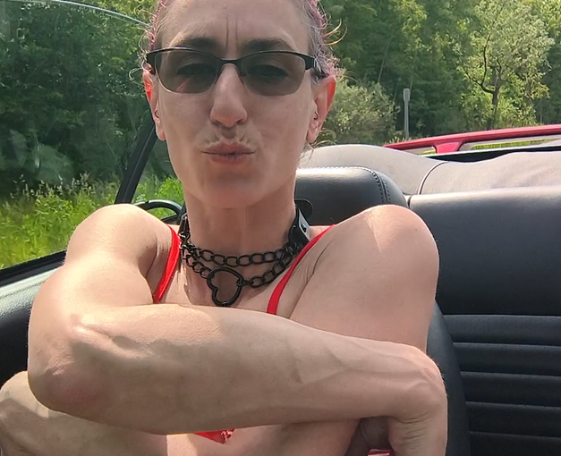 The Weekly Flash: Sexitart – Convertible Cruise | Public Topless Road Trip